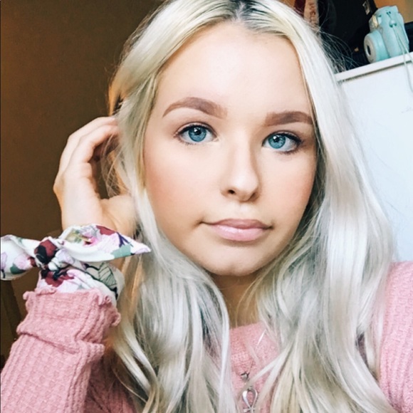 Meet your Posher, Mckensie - Picture 1 of 1